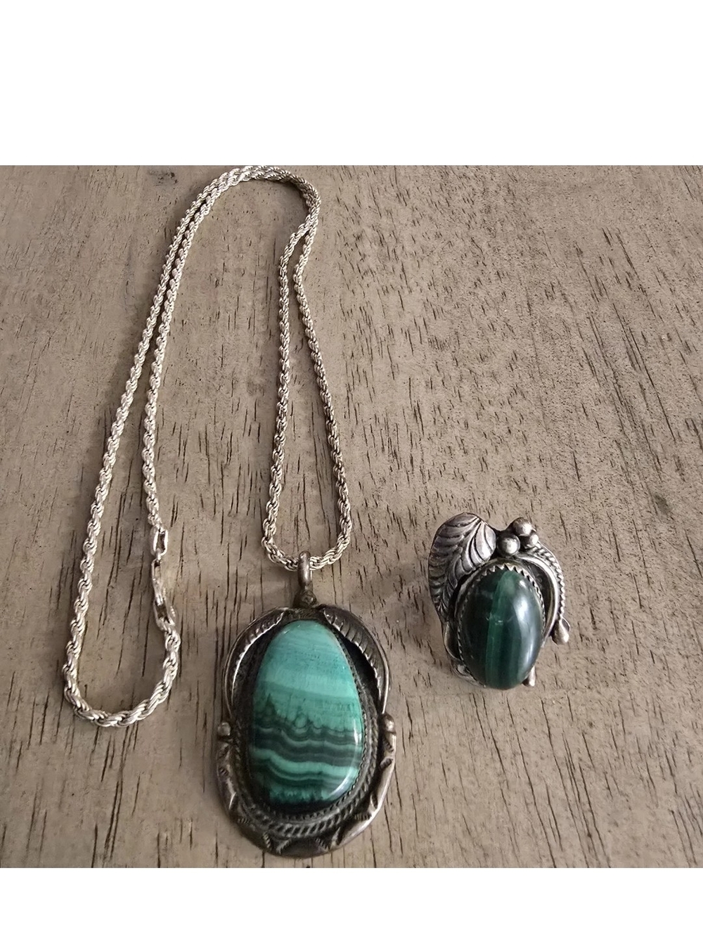 Vintage Native American Malachite Pendant With Silver Necklace and Ring